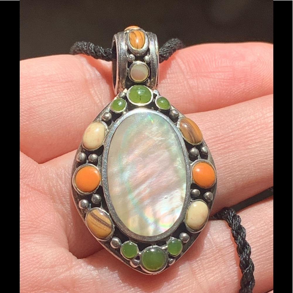 Designer Silver pendant with MOP